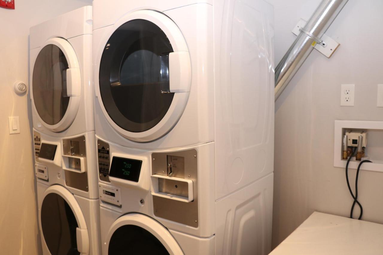 A Stylish Stay W/ A Queen Bed, Heated Floors.. #14 Brookline Kültér fotó