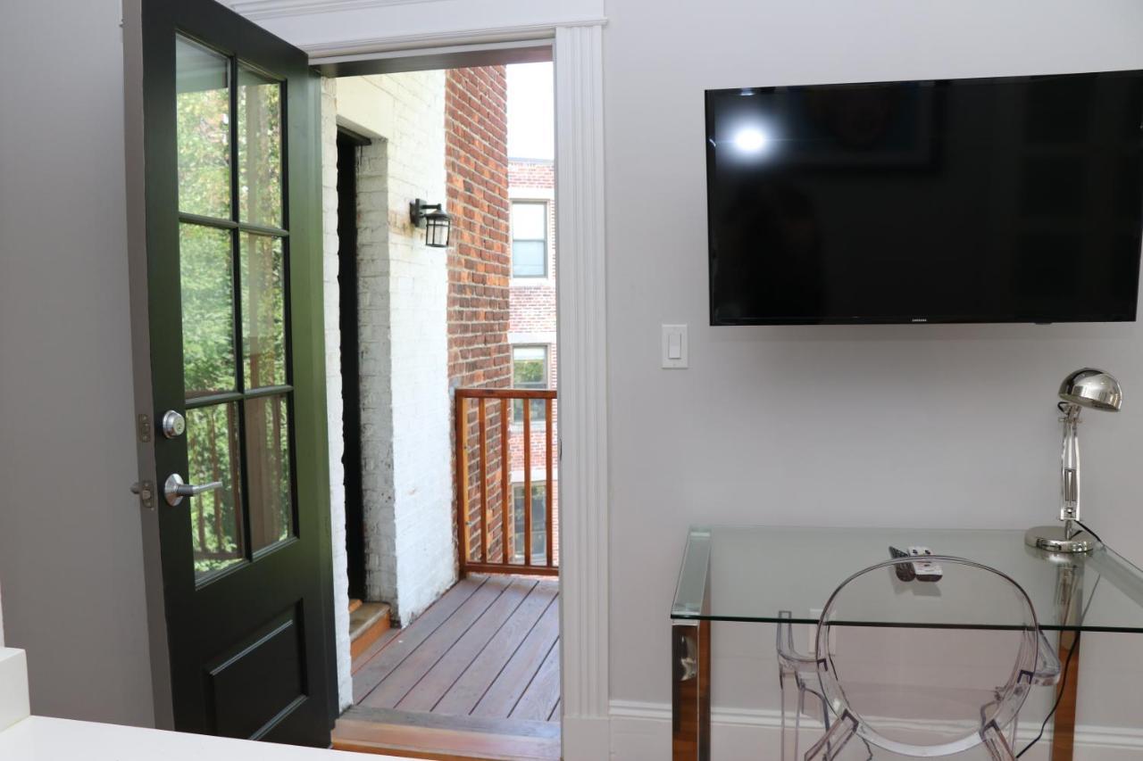 A Stylish Stay W/ A Queen Bed, Heated Floors.. #14 Brookline Kültér fotó
