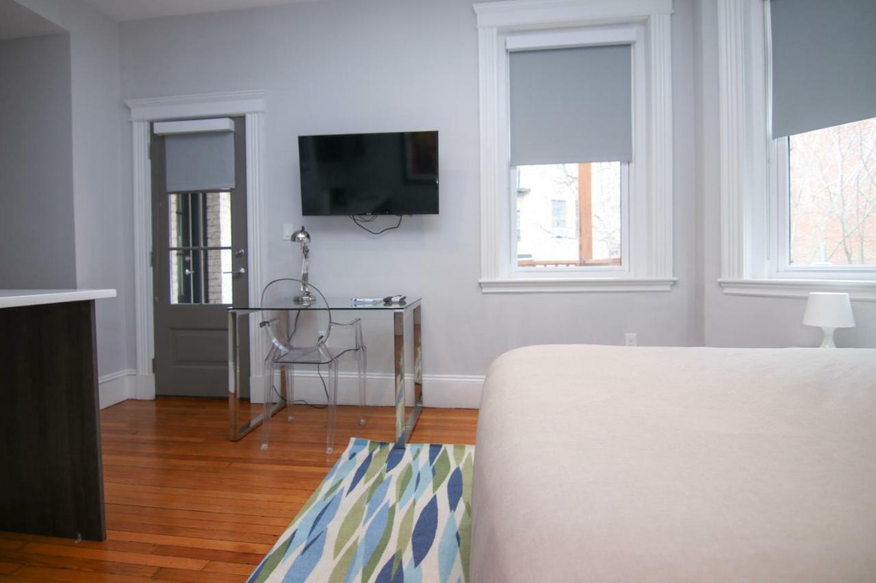 A Stylish Stay W/ A Queen Bed, Heated Floors.. #14 Brookline Kültér fotó